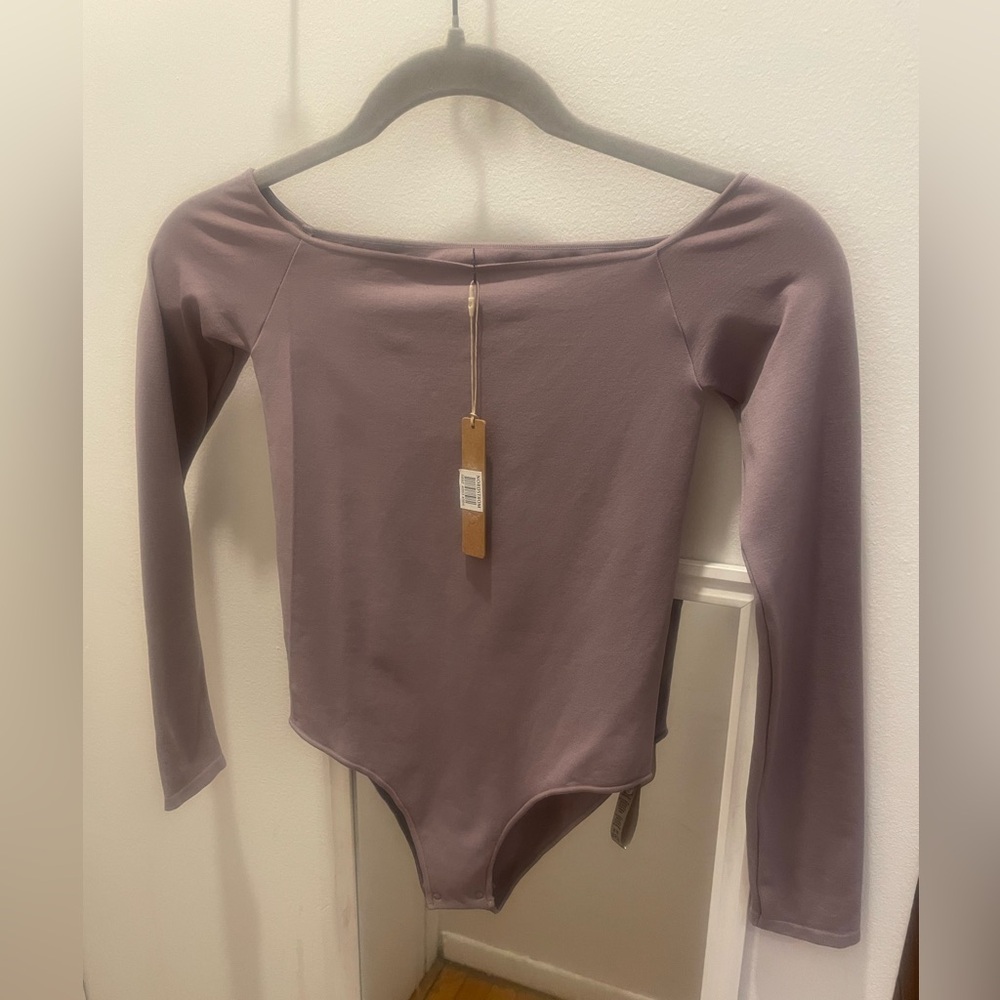 SKIMS BODY | *NWT | M